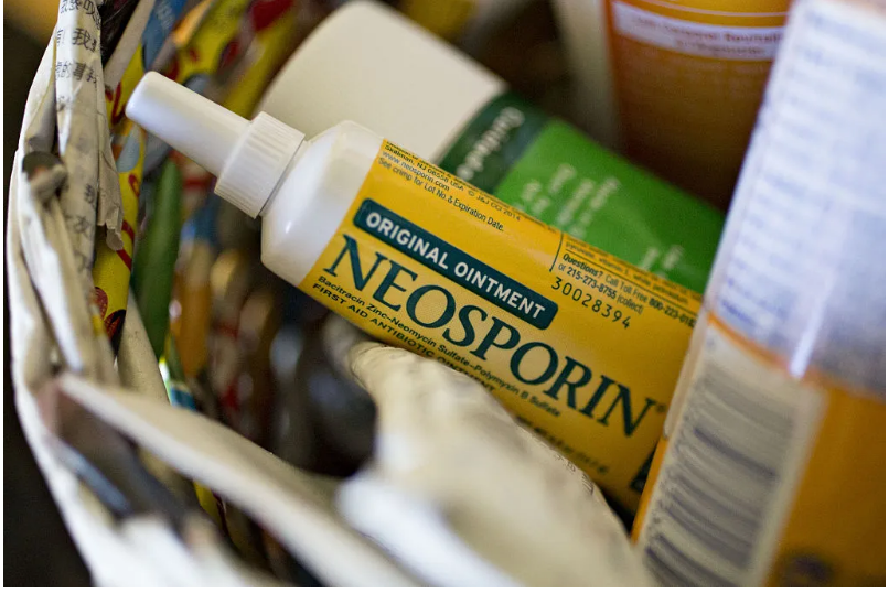在鼻腔中涂抹孚诺软膏（Neosporin）真的可以帮助预防病毒感染吗？